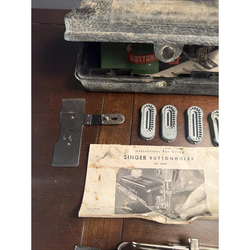 Singer Sewing Machine Low Shank Buttonholer Attachment 160506 with Templates Set